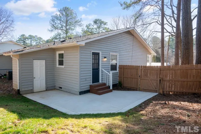 $1,675 | 312 West Park Street, Cary, NC 27511