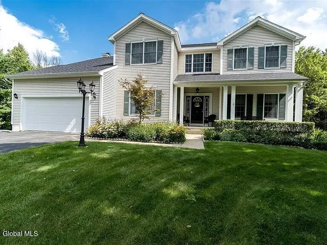 $635,000 | 30 Ivywood Drive, Bethlehem, NY 12158