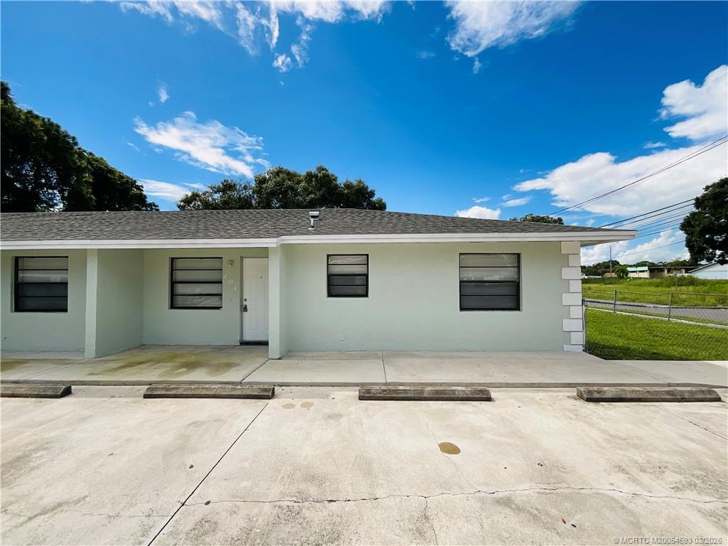 204 North 28th Street Fort Pierce, FL 34947 - Photo 1 of 11