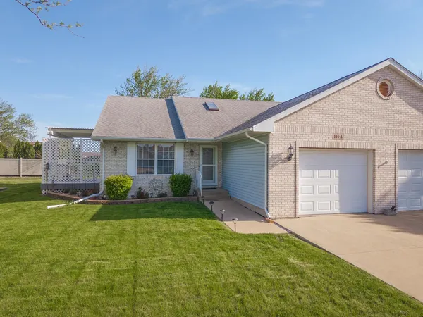 $189,900 | 104 Susan Drive, Unit A, Dwight, IL 60420