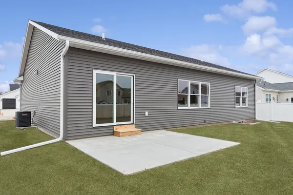 $443,000 | 4618 West 12th Street, Davenport, IA 52804