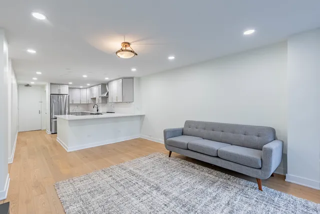 $2,650 | 405 North Wabash Avenue, Unit 207, Chicago, IL 60611