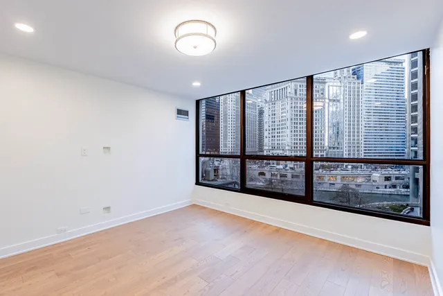 $2,650 | 405 North Wabash Avenue, Unit 207, Chicago, IL 60611