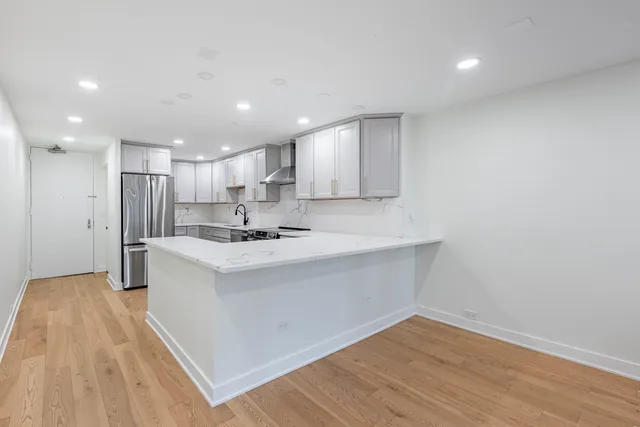 $2,650 | 405 North Wabash Avenue, Unit 207, Chicago, IL 60611