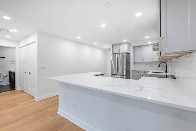 $2,650 | 405 North Wabash Avenue, Unit 207, Chicago, IL 60611