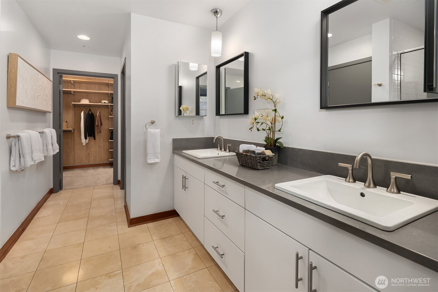 2716 Elliott Avenue, Unit 402 Seattle, WA 98121 - Photo 19 of 33