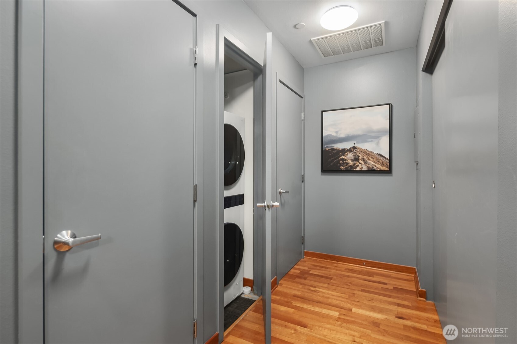 2716 Elliott Avenue, Unit 402 Seattle, WA 98121 - Photo 21 of 33