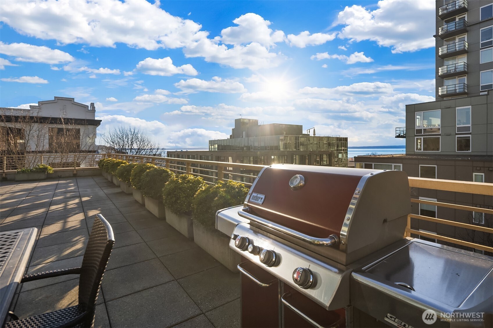 2716 Elliott Avenue, Unit 402 Seattle, WA 98121 - Photo 28 of 33