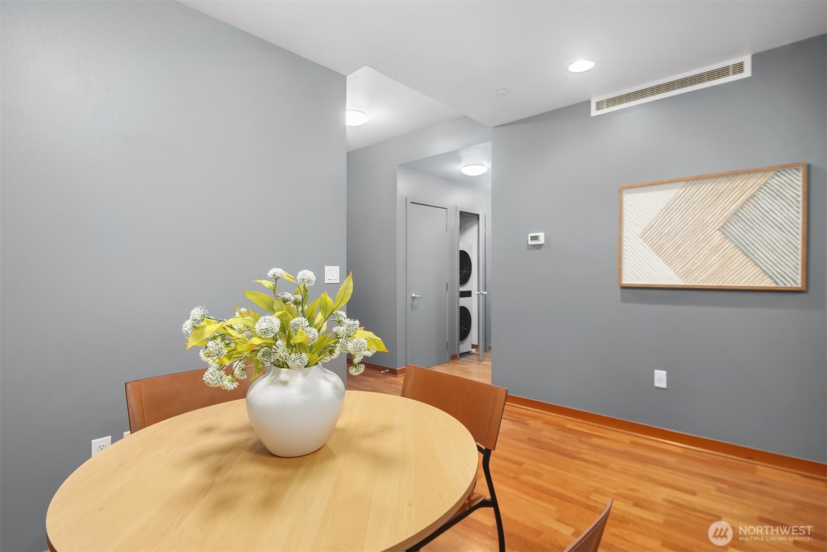 2716 Elliott Avenue, Unit 402 Seattle, WA 98121 - Photo 7 of 33