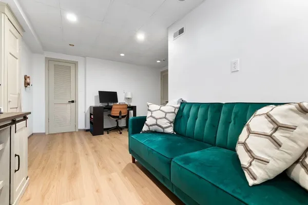 $695,000 | 12 Pickett Street, Unit H, Beverly, MA 01915