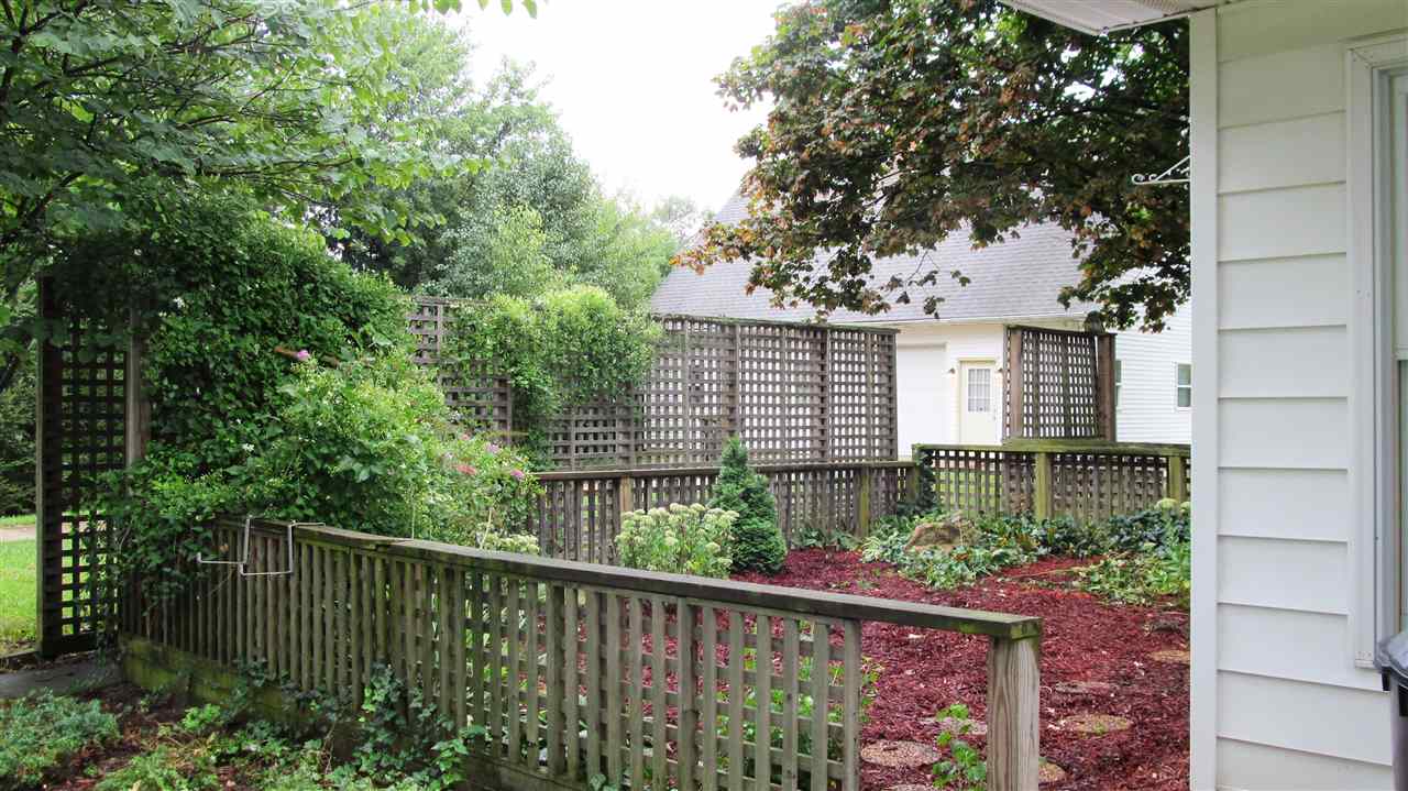 1628 Gillieron Road Fort Wayne, IN 46825 - Photo 3 of 36