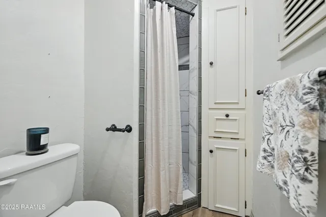 $2,250 | 301 Estainville Avenue, Lafayette, LA 70508