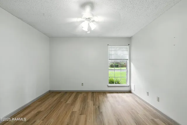 $2,250 | 301 Estainville Avenue, Lafayette, LA 70508