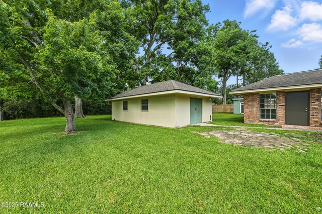 $2,250 | 301 Estainville Avenue, Lafayette, LA 70508