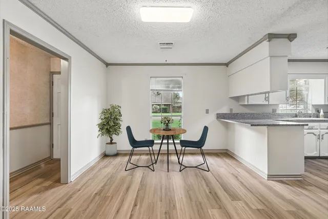 $2,250 | 301 Estainville Avenue, Lafayette, LA 70508