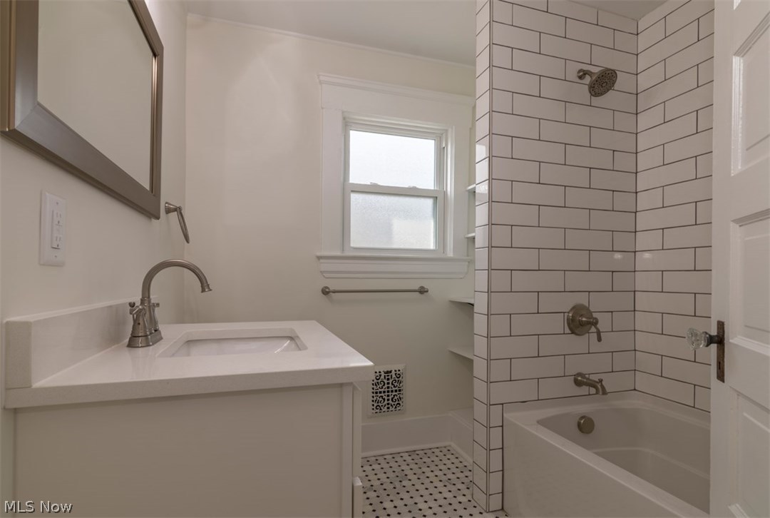 1787 Middlehurst Road Cleveland, OH 44118 - Photo 26 of 35