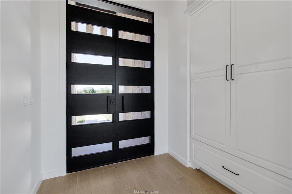 4558 Hicks Lane Bryan, TX 77845 - Photo 6 of 48 a view of an empty walk in closet