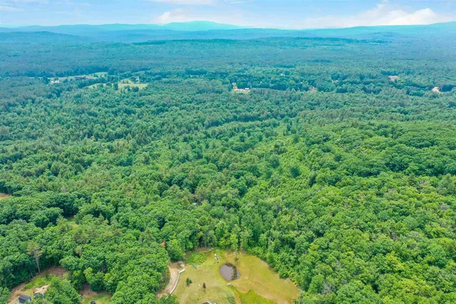 $349,900 | 231 Mutton Road, Webster, NH 03303