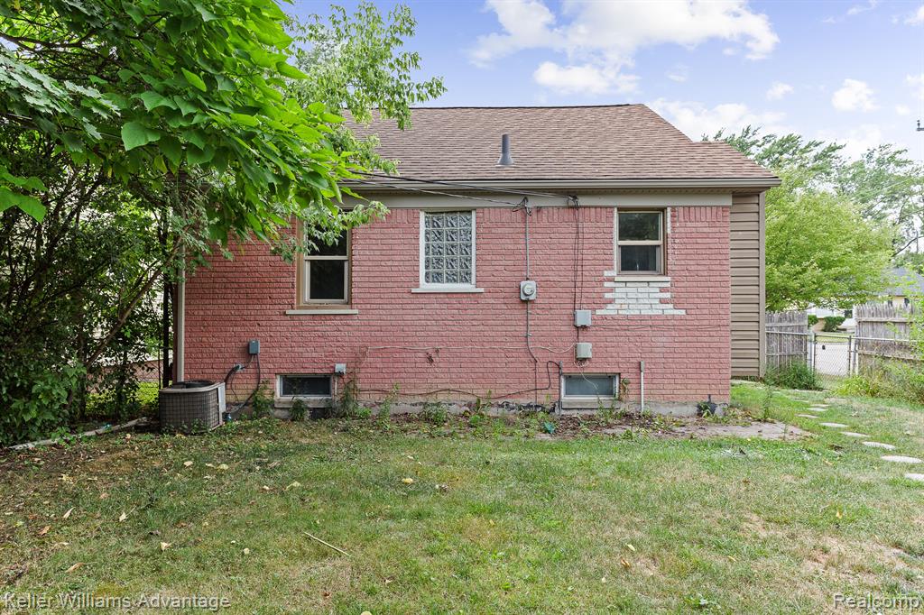 22850 Colgate Street Farmington, MI 48336 - Photo 22 of 25