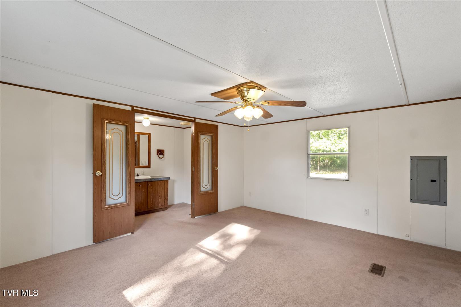 565 Greene Mountain Road Greeneville, TN 37743 - Photo 16 of 50 15