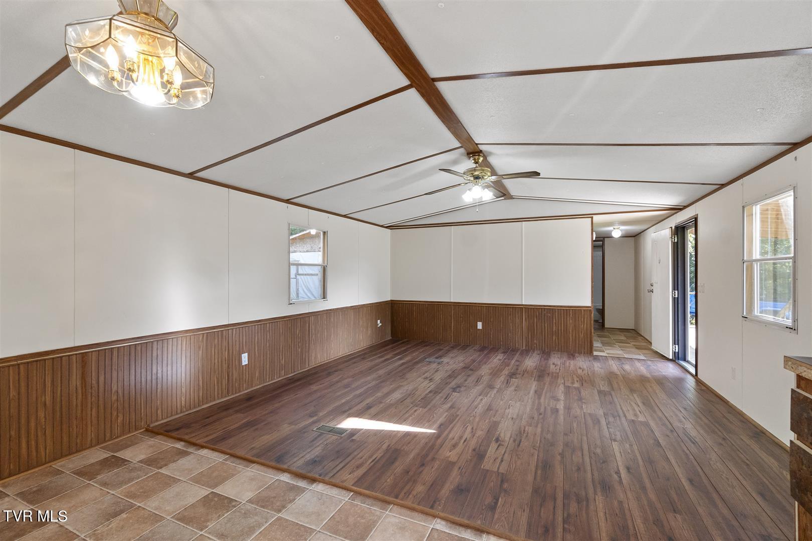 565 Greene Mountain Road Greeneville, TN 37743 - Photo 2 of 50 2