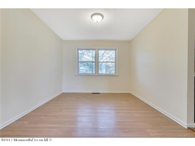 225 Spray Road Manahawkin, NJ 08050 - Photo 10 of 31 10