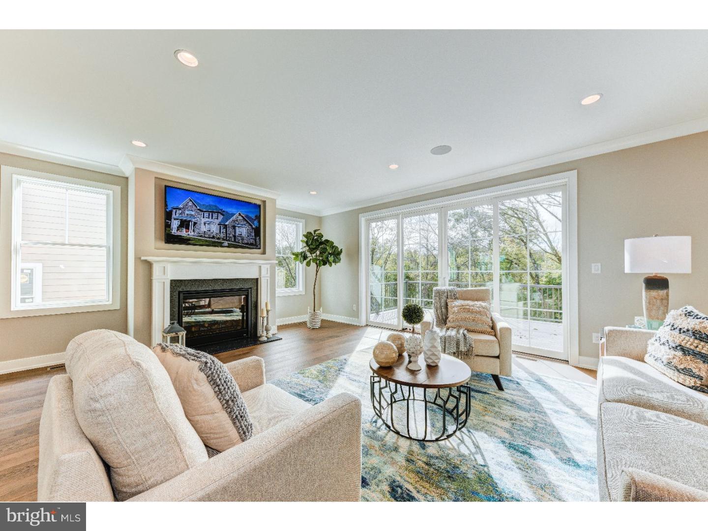 170 Old York Road, Unit 3 New Hope, PA 18938 - Photo 5 of 23 Living Room