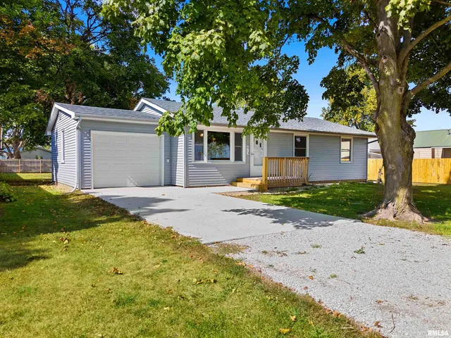 $164,500 | 613 North School Avenue, Minier, IL 61759