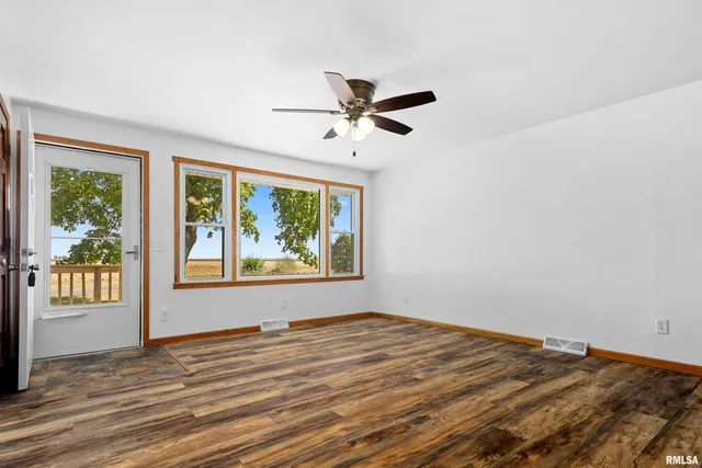 $164,500 | 613 North School Avenue, Minier, IL 61759