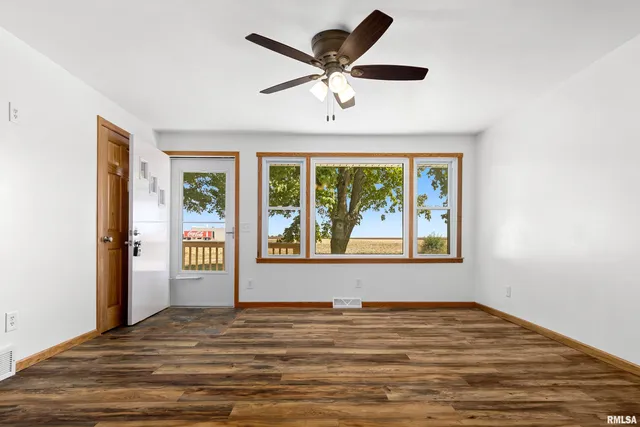 $164,500 | 613 North School Avenue, Minier, IL 61759