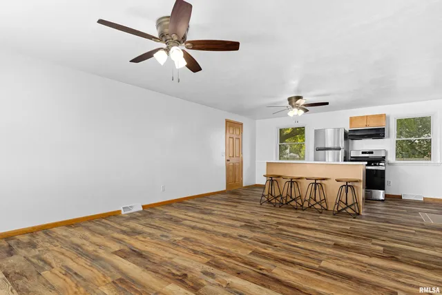 $164,500 | 613 North School Avenue, Minier, IL 61759