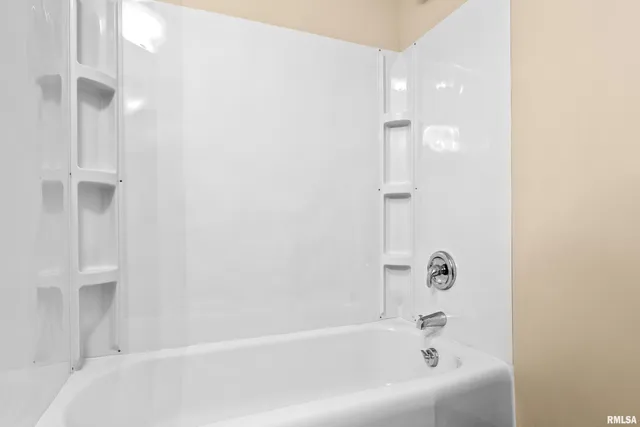 $164,500 | 613 North School Avenue, Minier, IL 61759