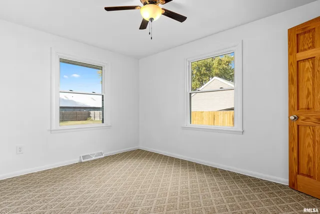 $164,500 | 613 North School Avenue, Minier, IL 61759