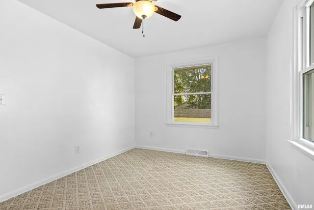 $164,500 | 613 North School Avenue, Minier, IL 61759