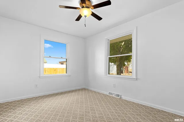 $164,500 | 613 North School Avenue, Minier, IL 61759