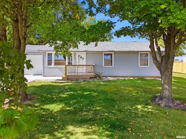 $164,500 | 613 North School Avenue, Minier, IL 61759