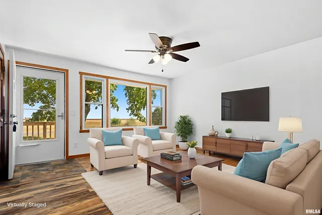 $164,500 | 613 North School Avenue, Minier, IL 61759