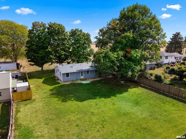 $164,500 | 613 North School Avenue, Minier, IL 61759