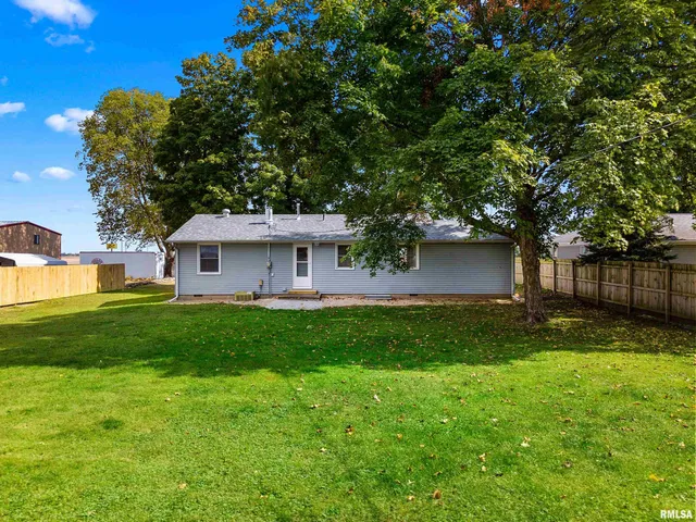 $164,500 | 613 North School Avenue, Minier, IL 61759