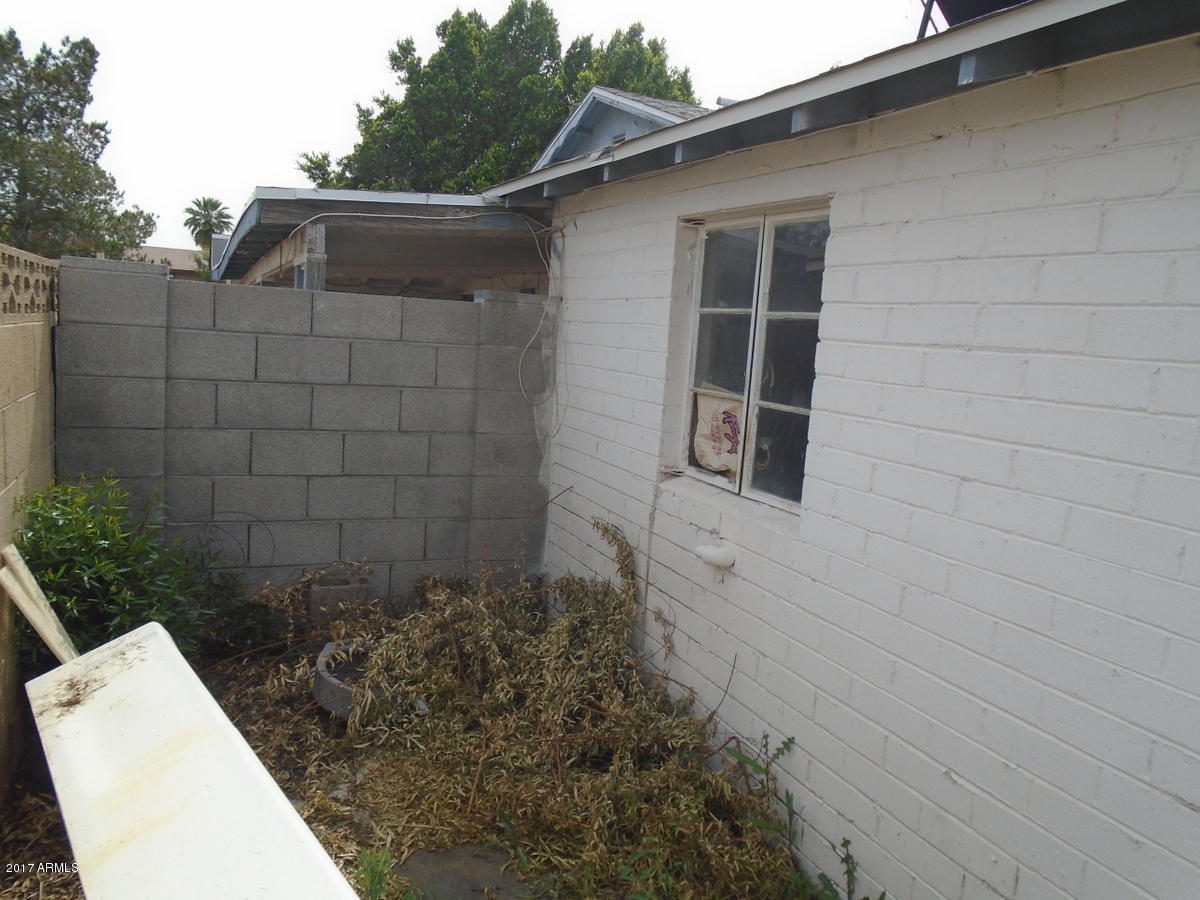 9232 North 2nd Avenue Phoenix, AZ 85021 - Photo 14 of 39 027