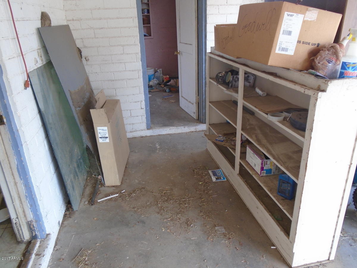9232 North 2nd Avenue Phoenix, AZ 85021 - Photo 9 of 39 017