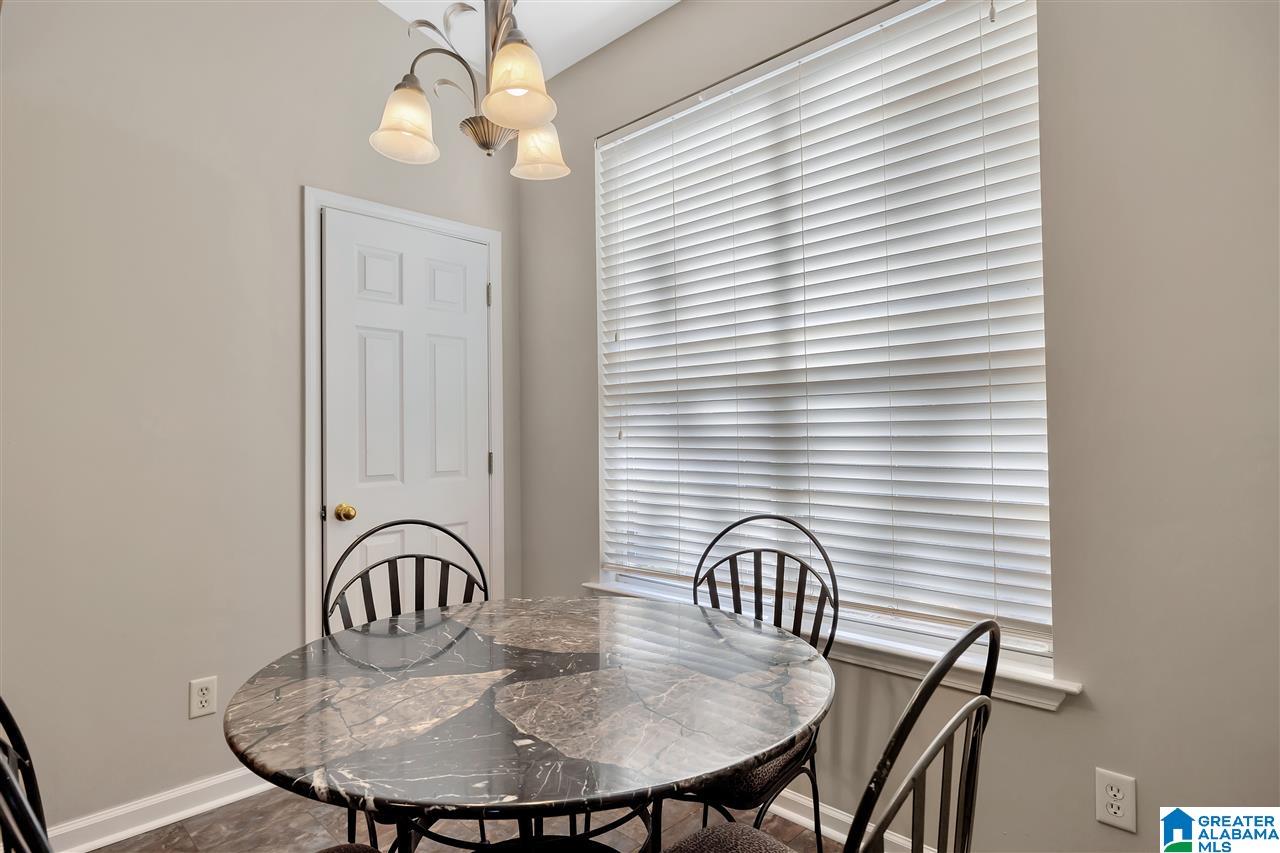 178 Gardenside Drive Alabaster, AL 35007 - Photo 13 of 37