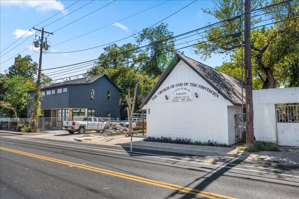 2606 Santa Rosa Street Austin, TX 78702 - Photo 26 of 28 View of front of home