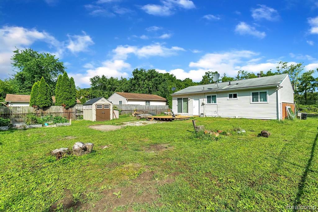 34909 Wick Road Romulus, MI 48174 - Photo 33 of 35