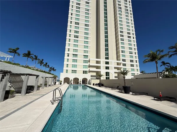 $4,800 | 800 Claughton Island Drive, Unit 703, Miami, FL 33131