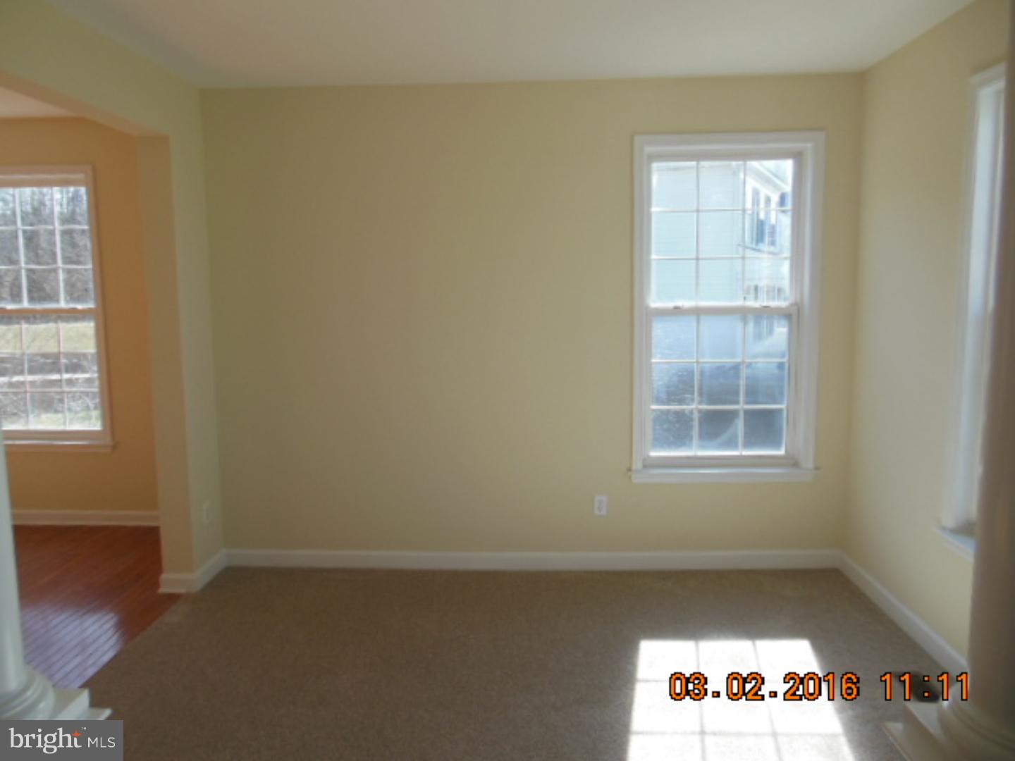 235 Stauffer Road Pottstown, PA 19465 - Photo 5 of 20 Living Room