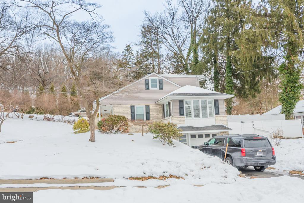 311 Lynoak Avenue Reading, PA 19607 - Photo 4 of 55