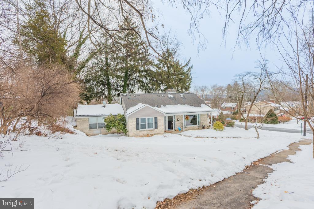 311 Lynoak Avenue Reading, PA 19607 - Photo 5 of 55