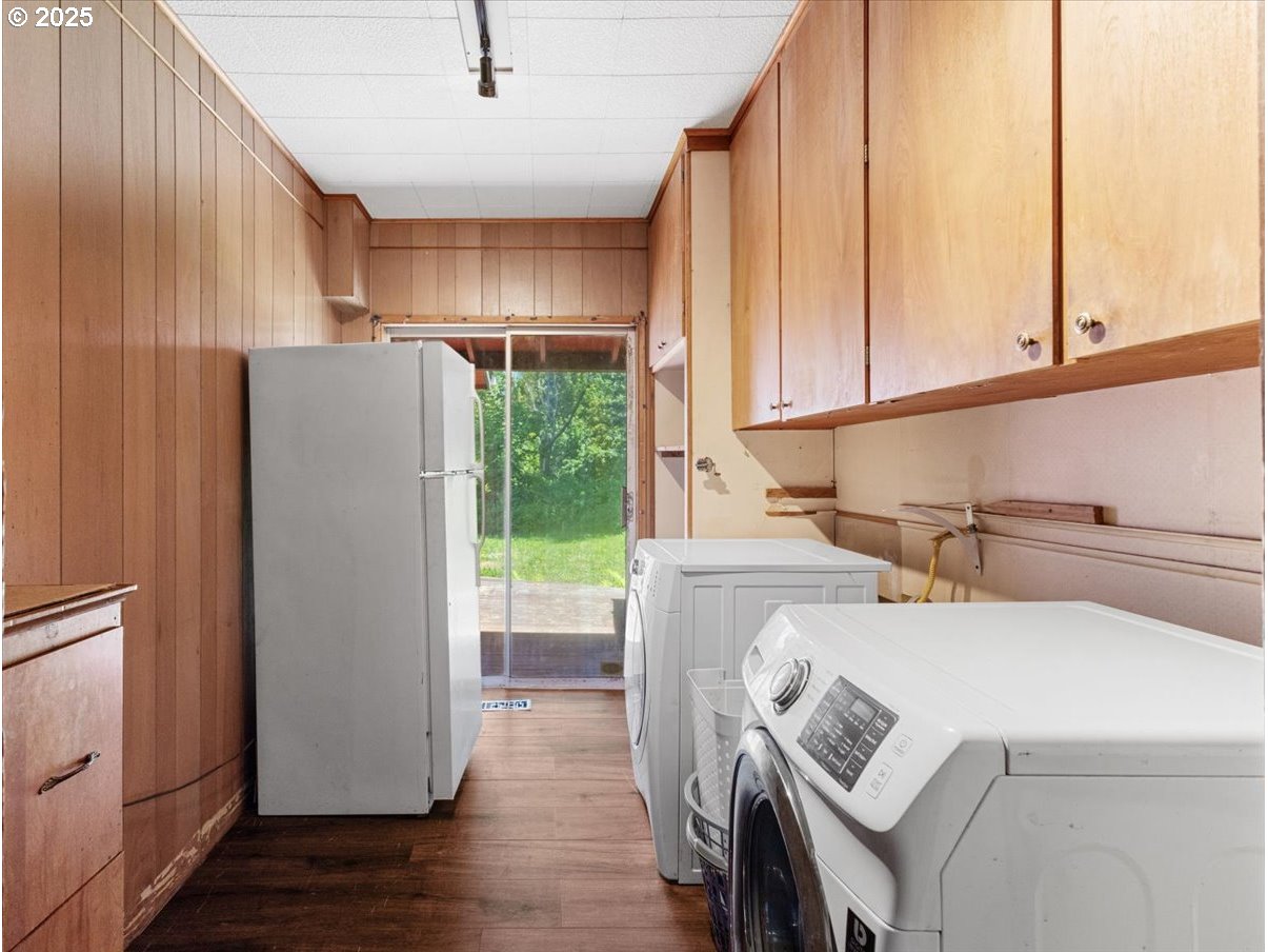 1800 Northeast Corbett Hill Road Corbett, OR 97019 - Photo 25 of 38 Bathroom