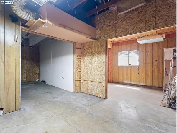 a view of a garage
